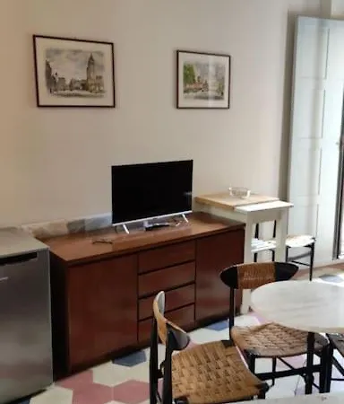 Appartamento Monolocale Intimo Con Terrazzino Milano